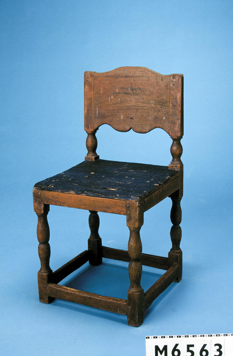 Stol av tolvslåstolstyp - Västernorrlands museum / DigitaltMuseum