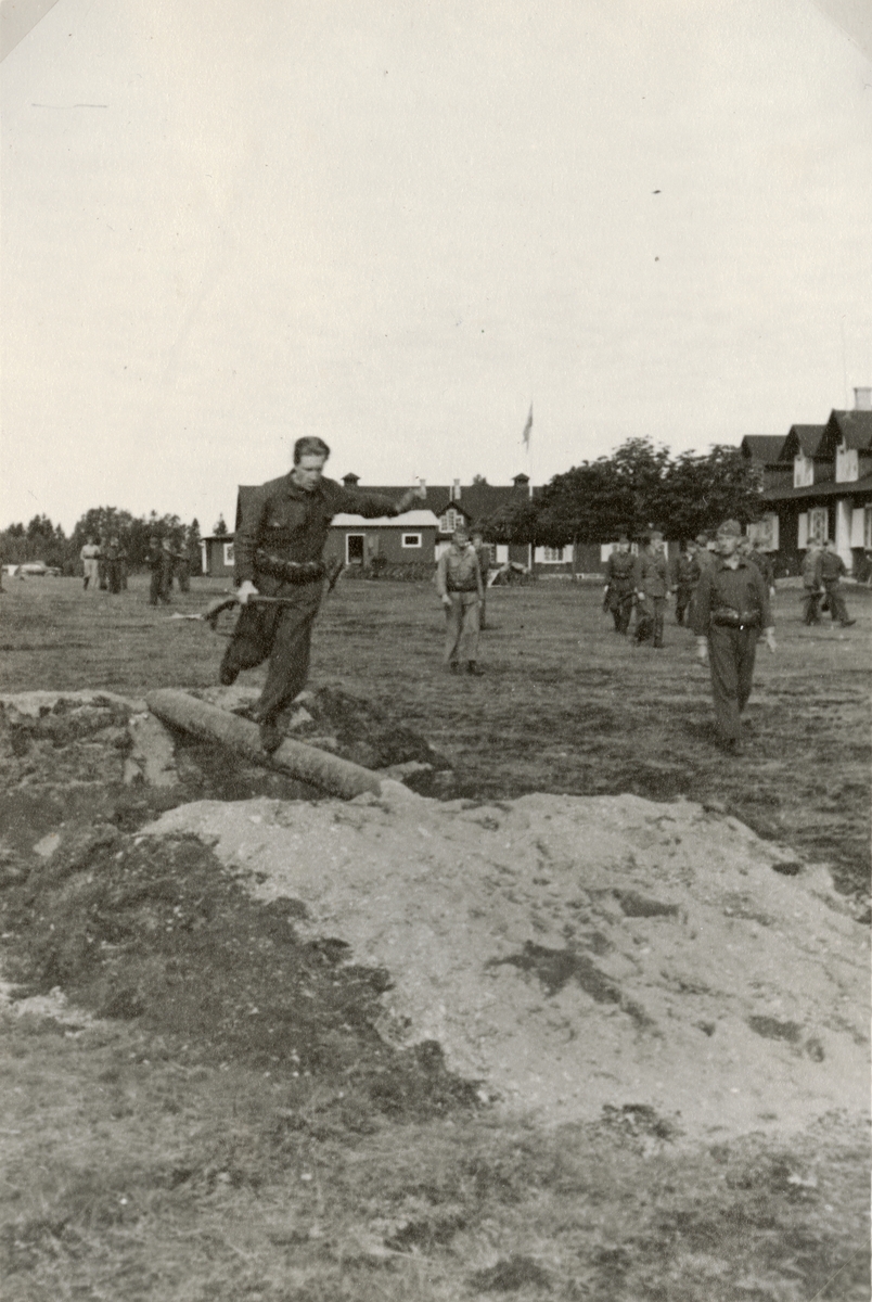 Soldater på övningsplats.