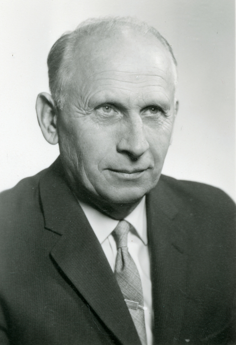 Portrett av Hans O. Juvskås, ordførar i Bø frå 1964