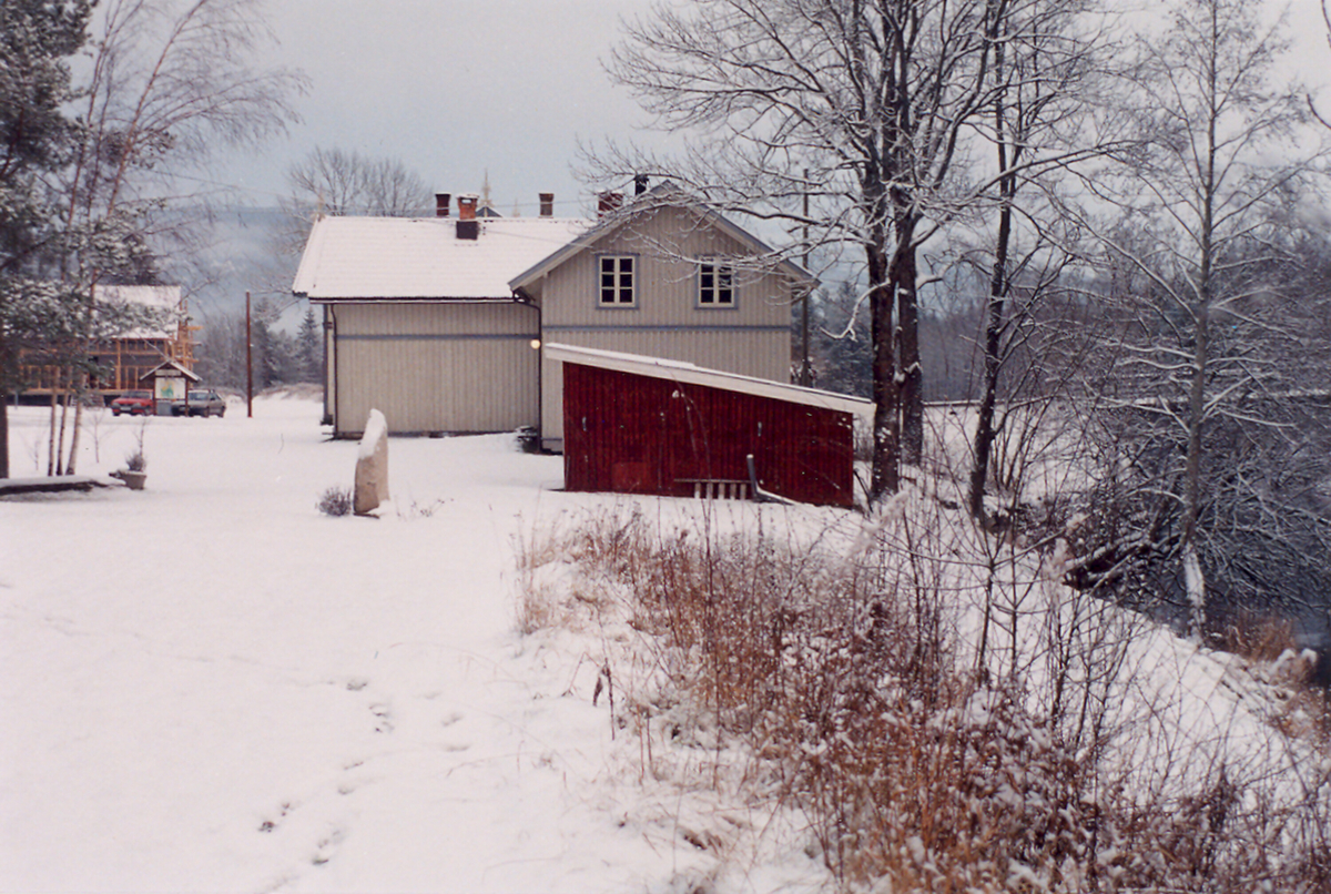 Vinteridyll på Bø Museum.  Åtte bilde.