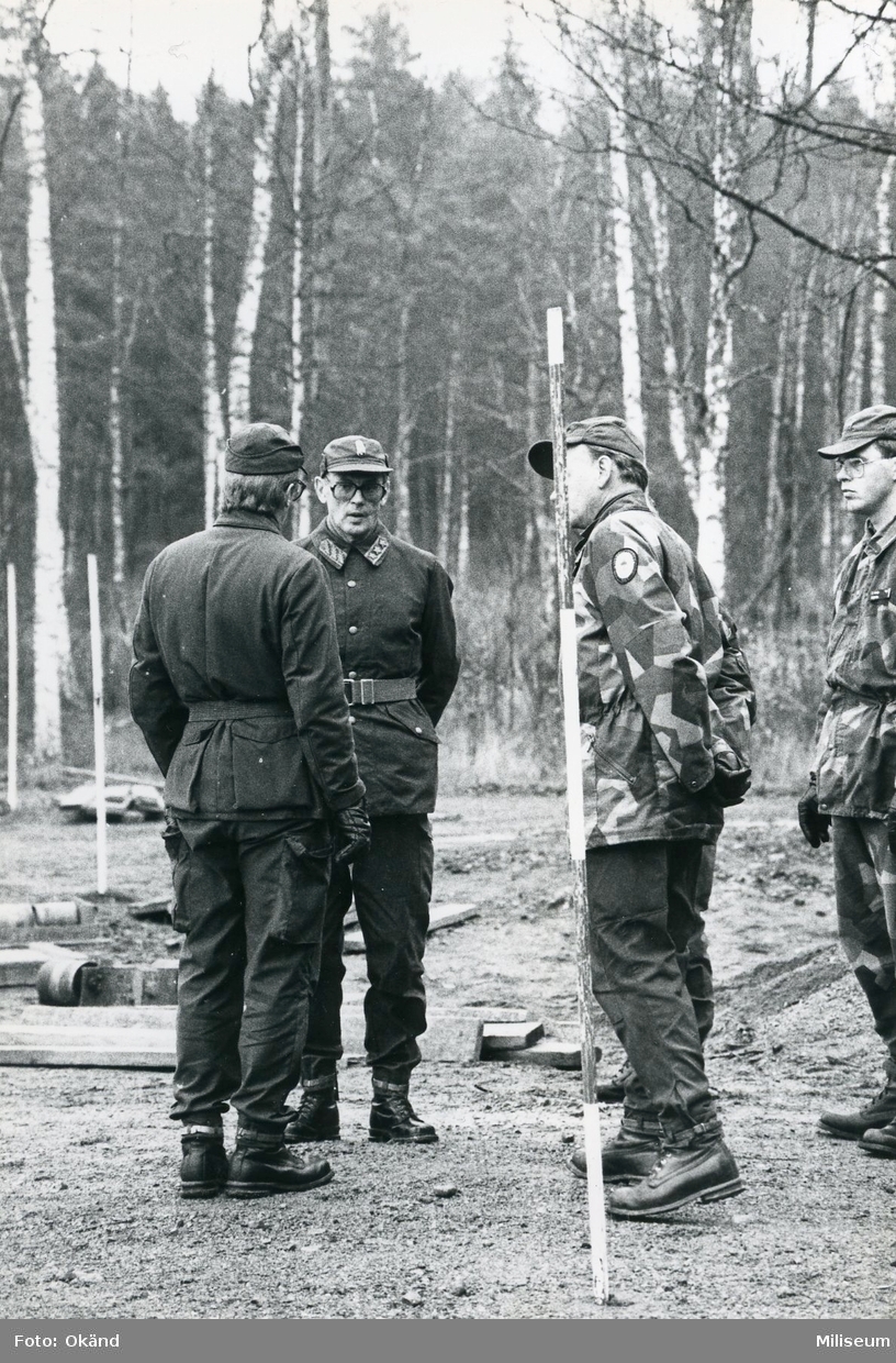 Militärbefälhavarens Inpektion av Ing 2.

F.vr. Okänd, Gustaf Welin General löjtnant chef söder militärområdet. 88 - 92, , Chefen Ing 2 Carl Edholm, okänd.