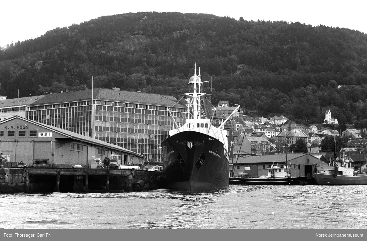 MS Kronprinsesse Märtha tilhørende Det Stavangerske Dampskibsselskap ved kai i Bergen