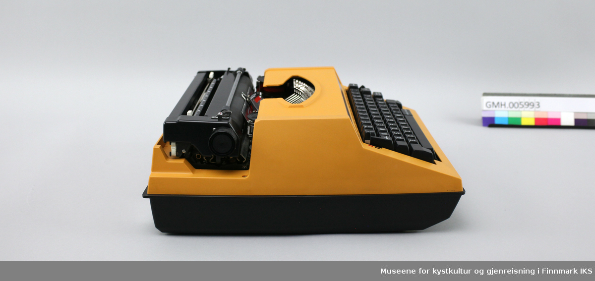 Den elektriske skrivemaskinen Brother Electric 3600 har en kropp av svart og oransje plast. Tastaturet er tilpasset norske bokstaver. Det kan skrives på et tofarget fargebånd, der man kan velge mellom svart og rødt. Maskinen har et lokk som løsnes ved å trykke på to knapper og som har en ekstra oppbevaringsrom for ledningen. Når lokket er på, kan maskinen bæres med et håndtak.  