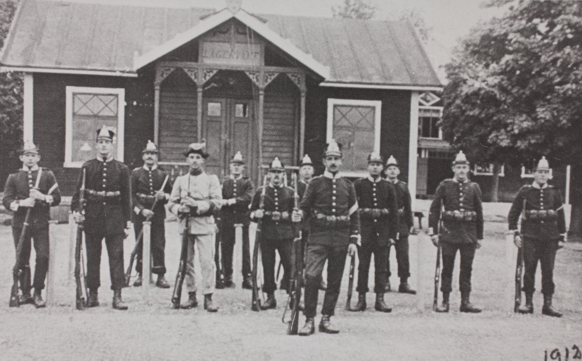 Lägervakt ur 7.kompaniet I 5 på Malmen 1912.