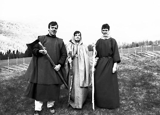 Pilgrimer fra Olsokspelet ved Tylldalen Bygdetun.