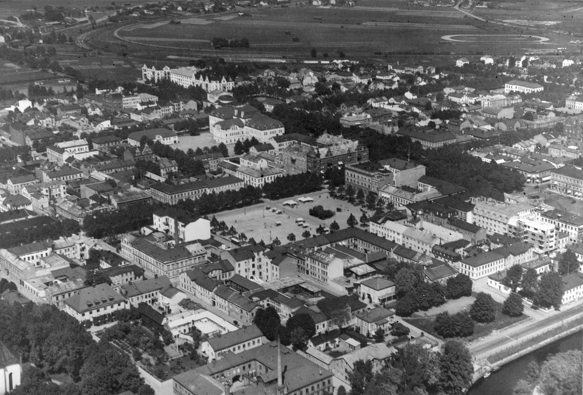 Flygfoto över Gävle omkring 1936. - Länsmuseet Gävleborg / DigitaltMuseum