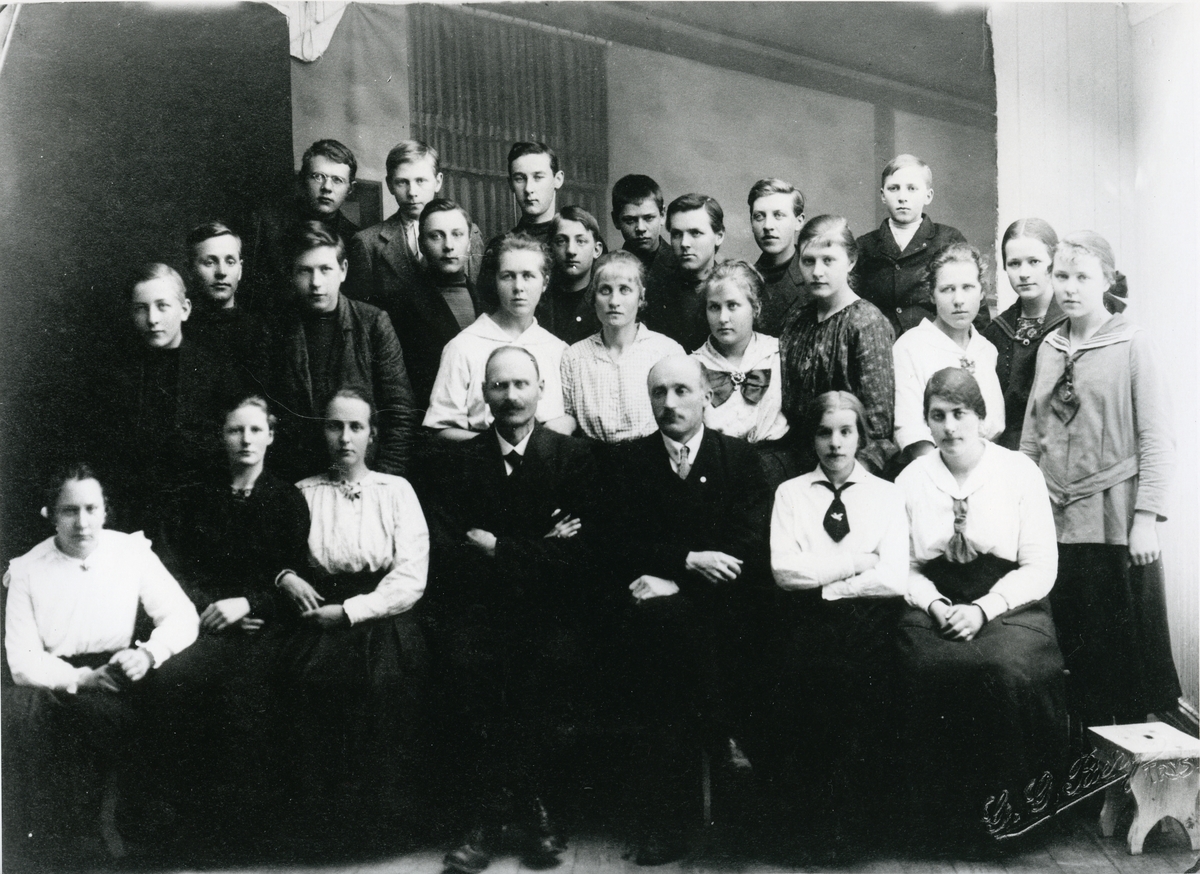 Elever ved fortsettelsesskolen 1917-18.