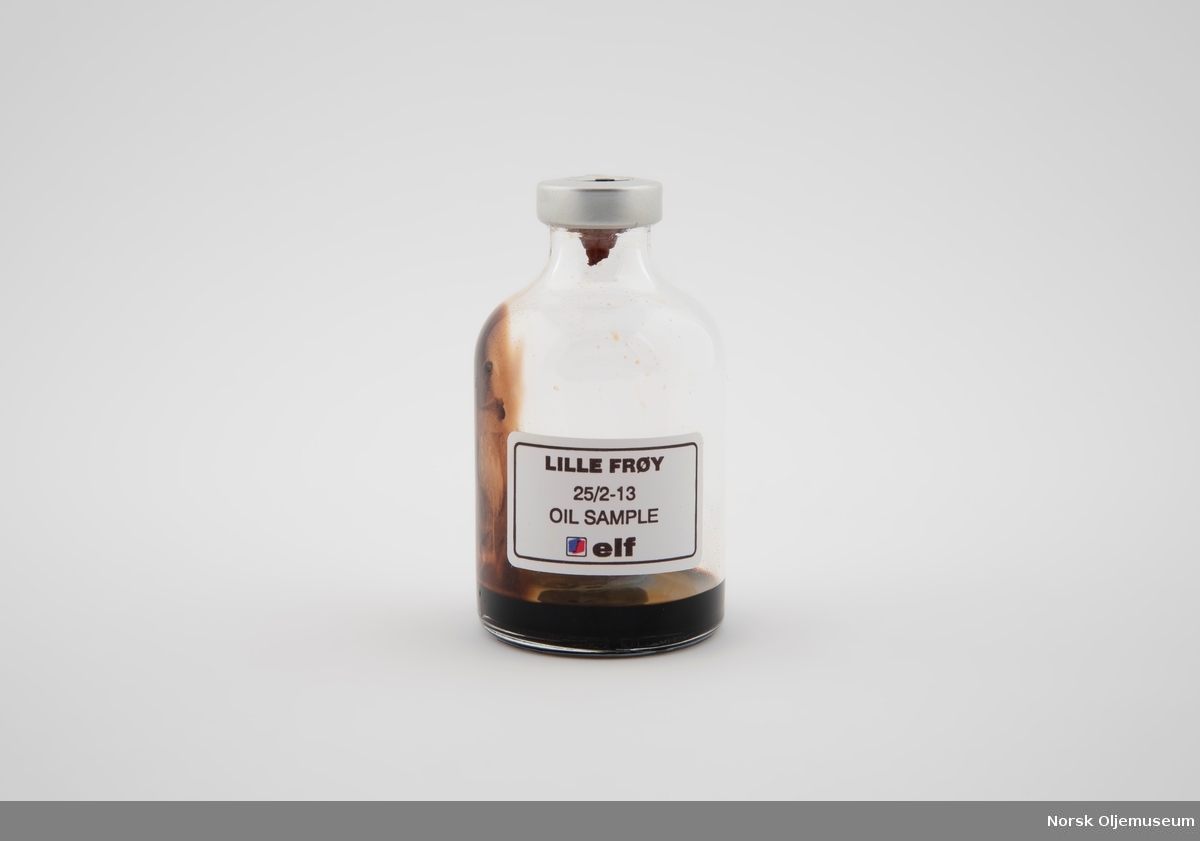 Oljeprøve fra brønn 25/2-13 Lille Frøy.

Oljen er oppbevart i en glassflaske med forsegling i gummi og metall.