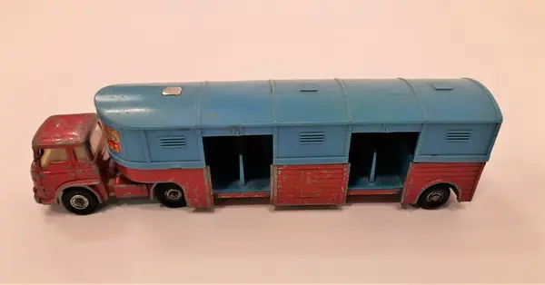 Lekebil. Modell av en dyretransport i sirkus, MiA.