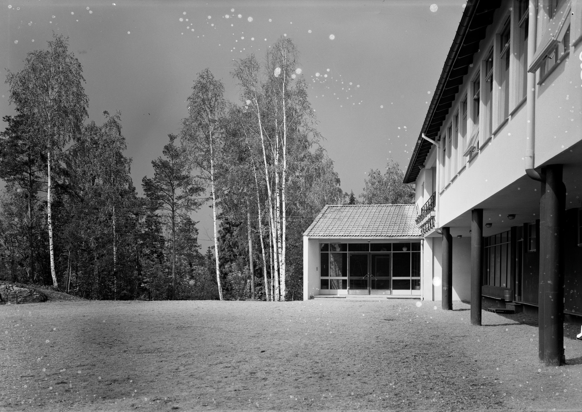 Snarøya skole Kommuneark. I Bærum. Tilbygg: Haldenskogen Daghjem, ark. Harriet Flaatten, fotogr. Juni . 75