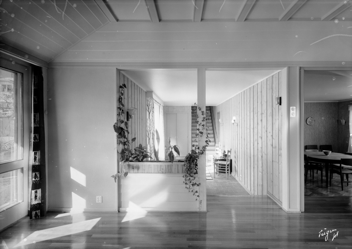 Østgaard, Rolf Ramm ark. Villa for Byggekunst, se også: Ambassade i New Dehli, Villa på Grünelund nr. 1957, egen villa 2448, Oslo Bånd og lissefabrikk Tistedalen 4508