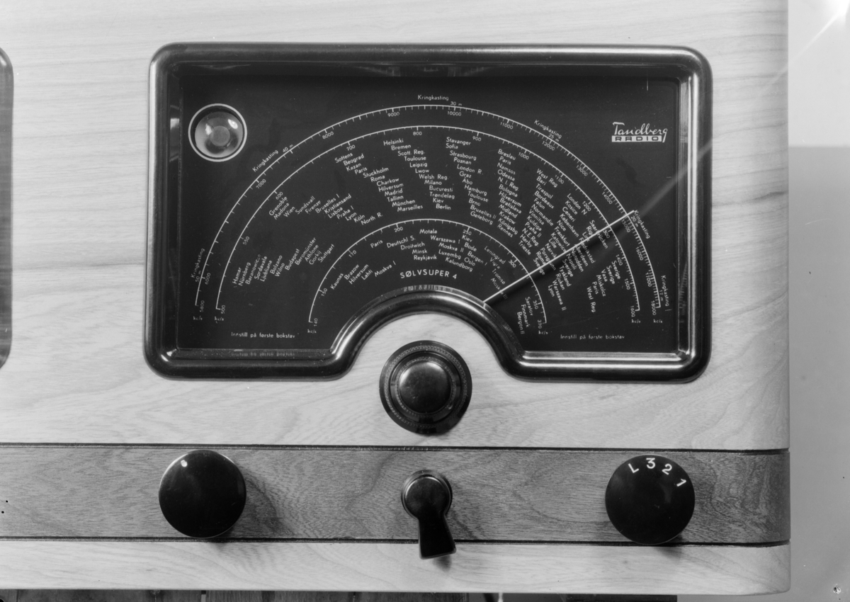Tandberg radio fra fabrikken etc., se også Bratsberg Tegl, Tandberg-Skullerud 5486