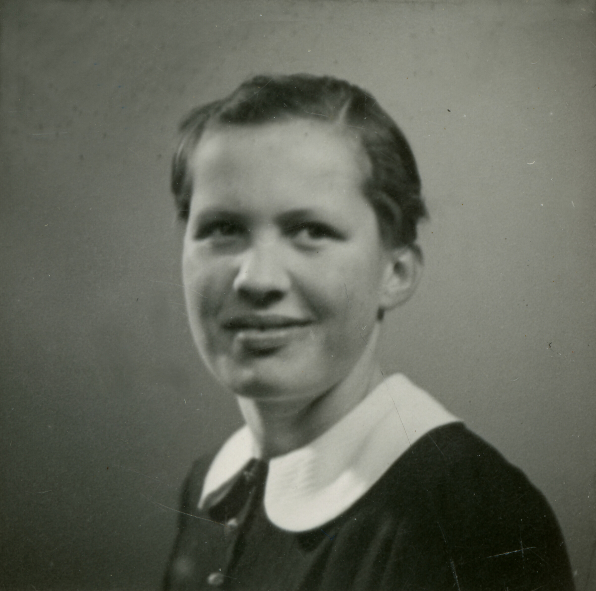 Ungdomsbilde av Marit Valen Li, tatt 18. januar 1937.