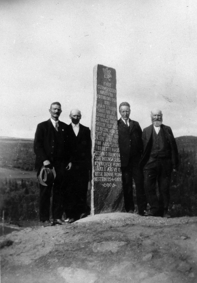 Frå venstre: Anders A. Østrem, Ola Nordsveen, Torstein L. Heen og Andris Øyo