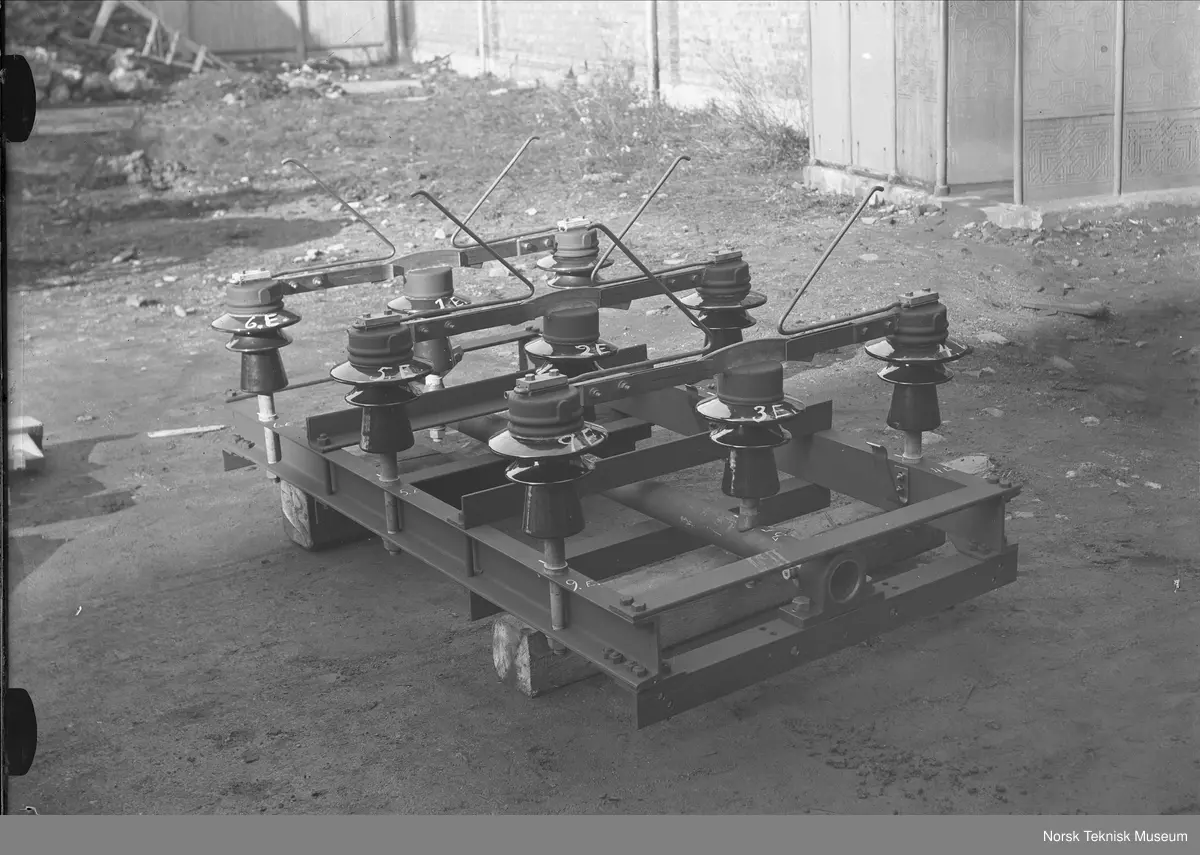 Linjebryter, Tøyen transformatorstasjon : stasjonen ble bygget i 1917 ...