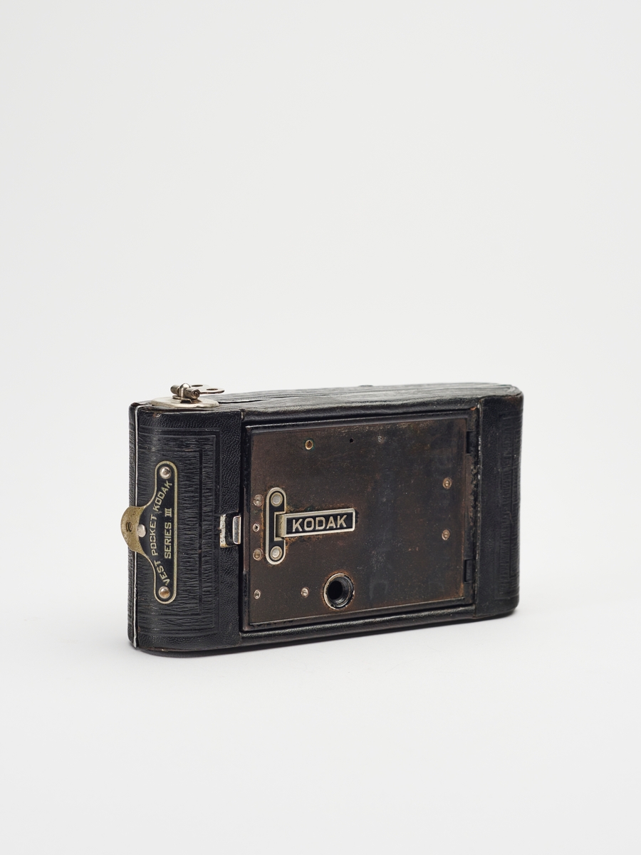 Vest Pocket Kodak Series III er et foldekamera for 127 rullfilm, produsert av Eastman Kodak Co. i perioden 1926-33.
Kameraet har Autographic-funksjonen, som gjorde at en kunne notere på negativet gjennom en liten luke på kameraets bakside.
