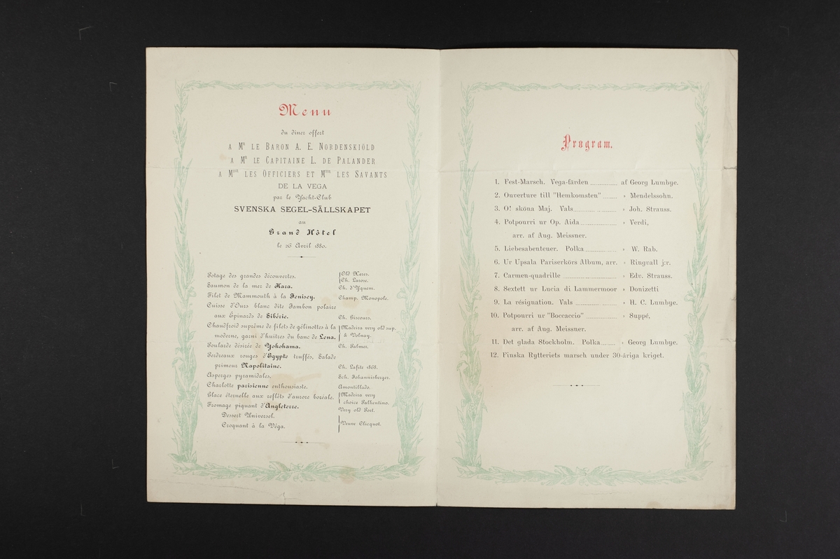 Illustrerad trycksak: meny och musikprogram för Svenska Segel-sällskapets festligheter på Grand Hotel den 26 april 1880, till ära för A. E. Nordenskiöld, L. de Palander och besättningen på skeppet Vega.