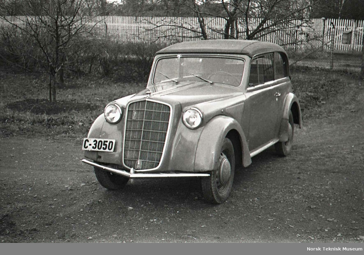Opel Olympia, 1936 modell,  Hans Halvorsens bil, Hasleveien 42, våren 1940