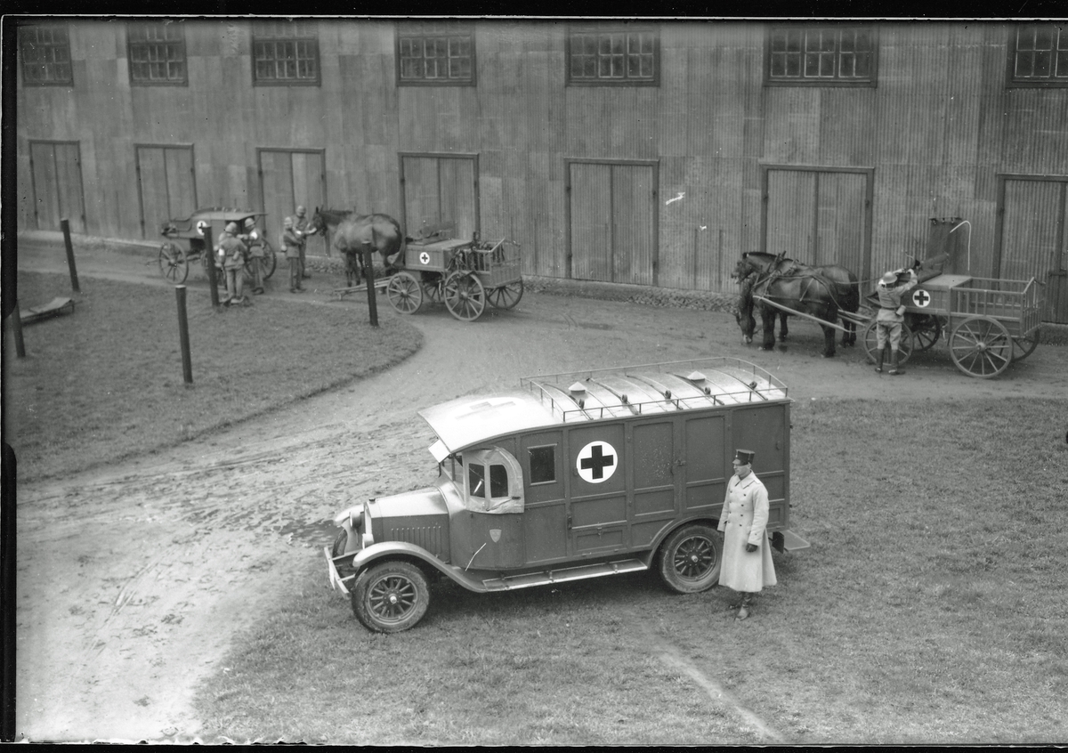 Göta trängkår tidigt 1930-tal.   Försök med sjuktransportfordon.