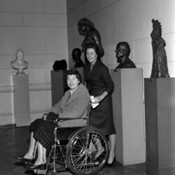 Nasjonalgalleriet får rullestol til handicappede. Oktober 19
