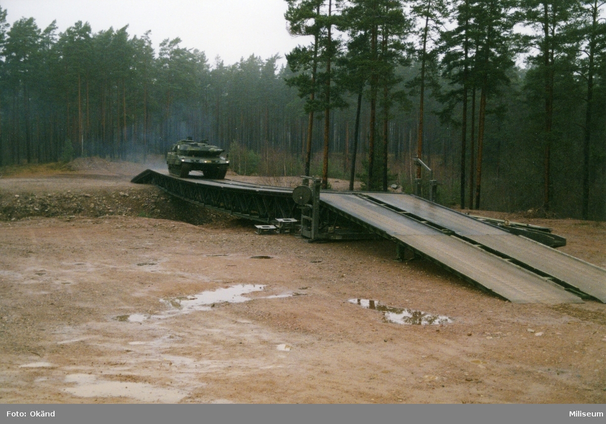 Krigsbro 5 (KB 5). Stridsvagn 122 "Leopard".