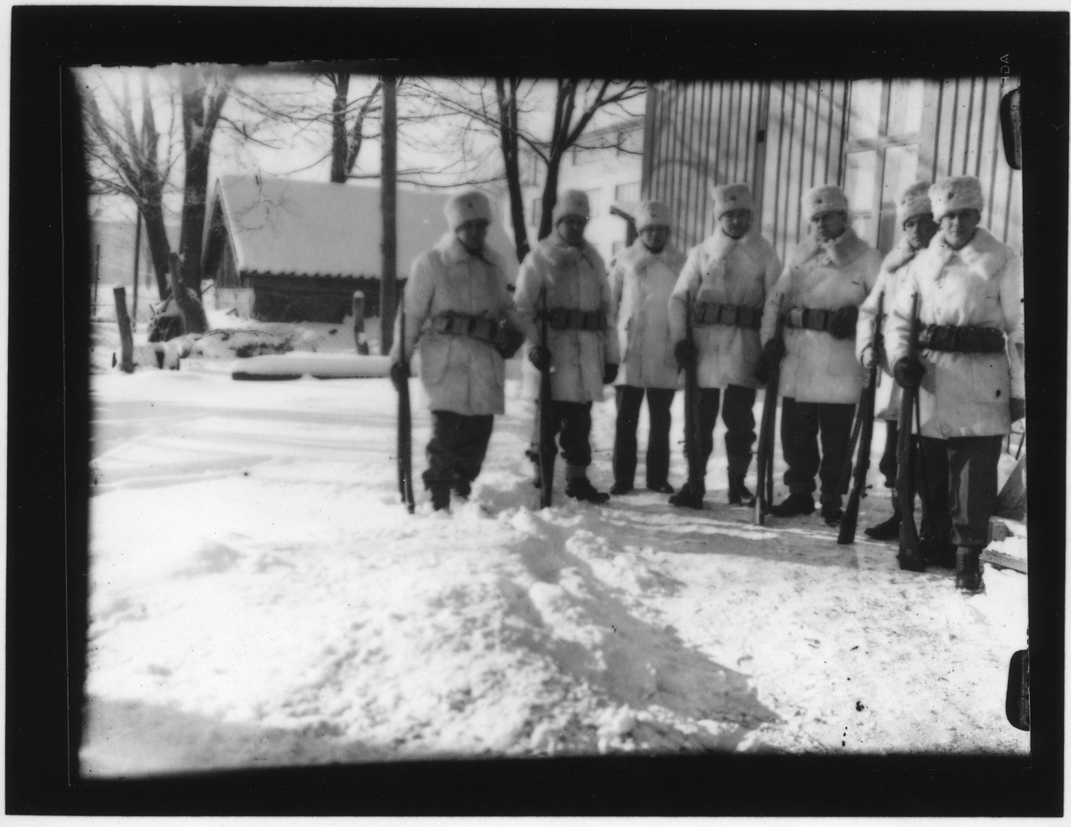 Soldater, okänt var, 1940-tal. Kontaktkopia
