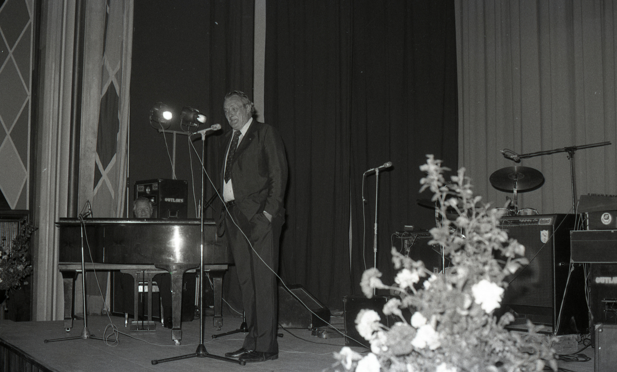 Erik Bye på Sortlandsmessa i Sortland kino, 1979