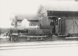Smalsporet damplokomotiv type III nr. 5 "Tjalve" på Nærbø st