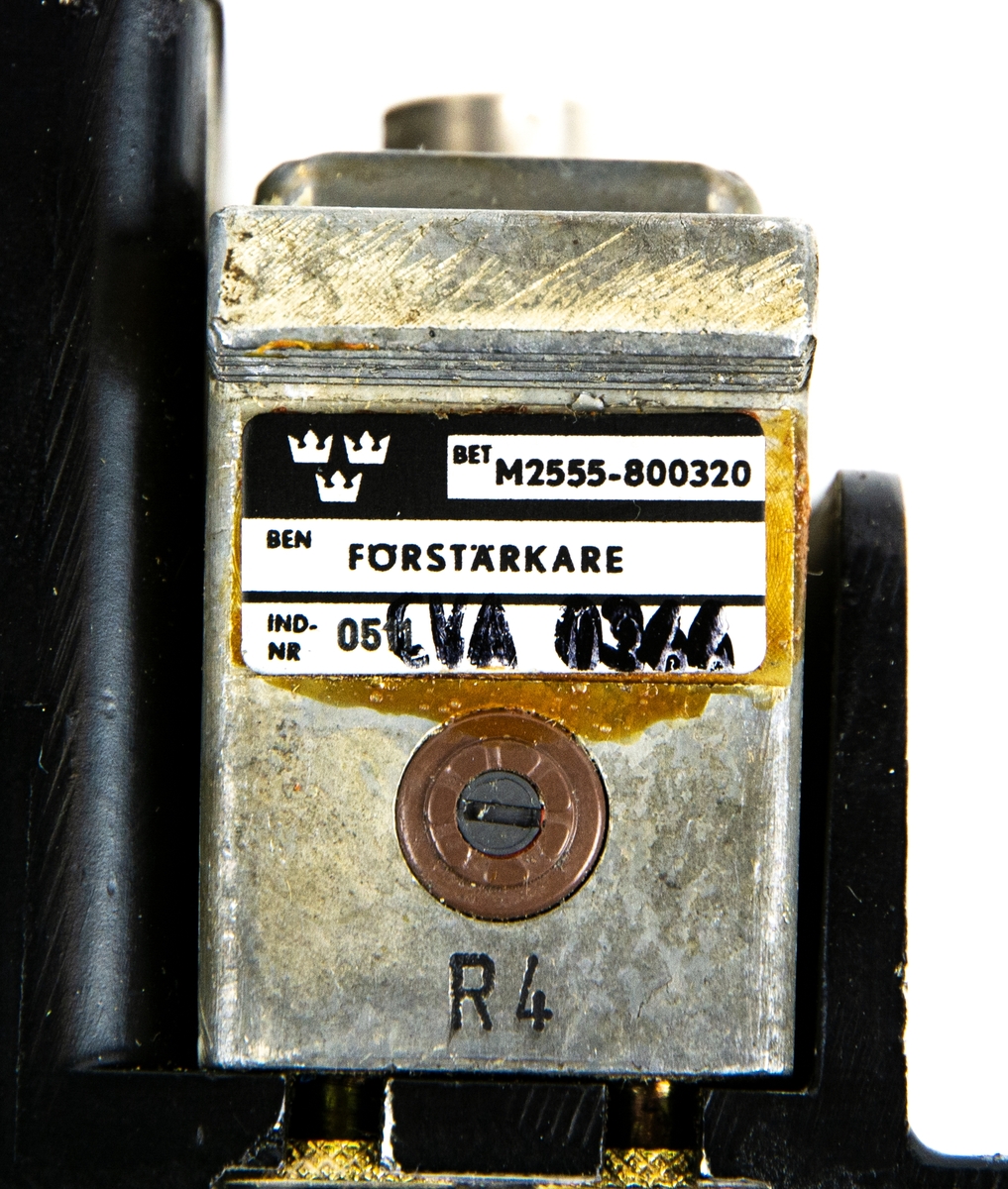 Antennenhet bakomvarnare F9. Installerad i fpl S32C.