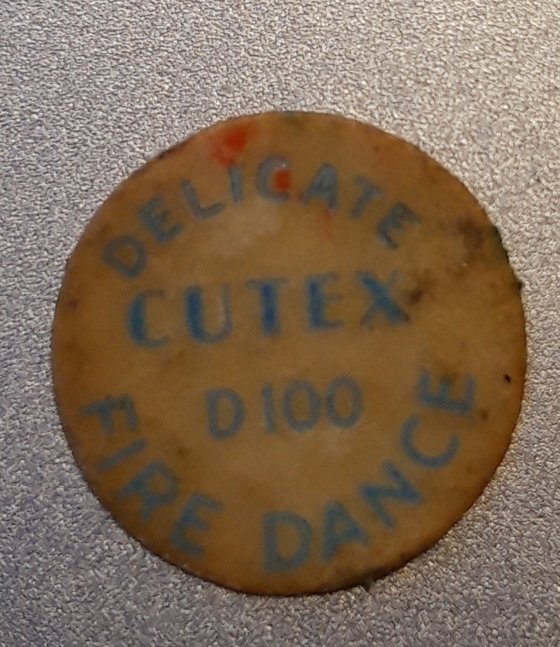 Leppestift. Cutex, D100 Fire Dance.