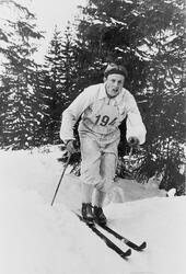 Gudbrand H. Båsen på ski, antagelig 1946.