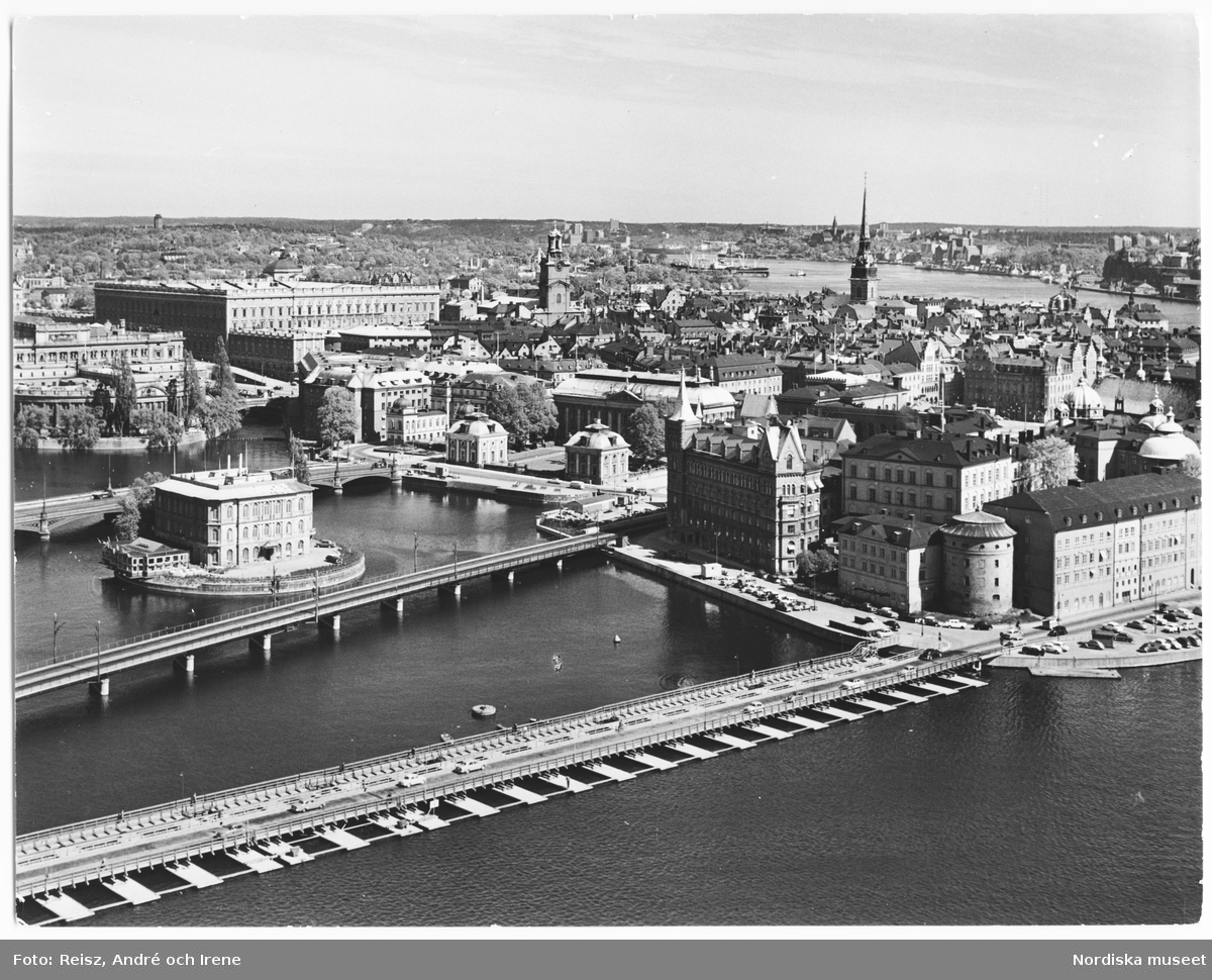 Stockholm. Ovanifrånperspektiv med utsikt över Riddarholmen, Gamla stan och Stockholm Slott.