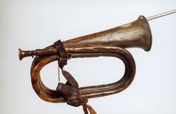 postmuseet, gjenstander, posthorn, trompettype, lærrem, lenk