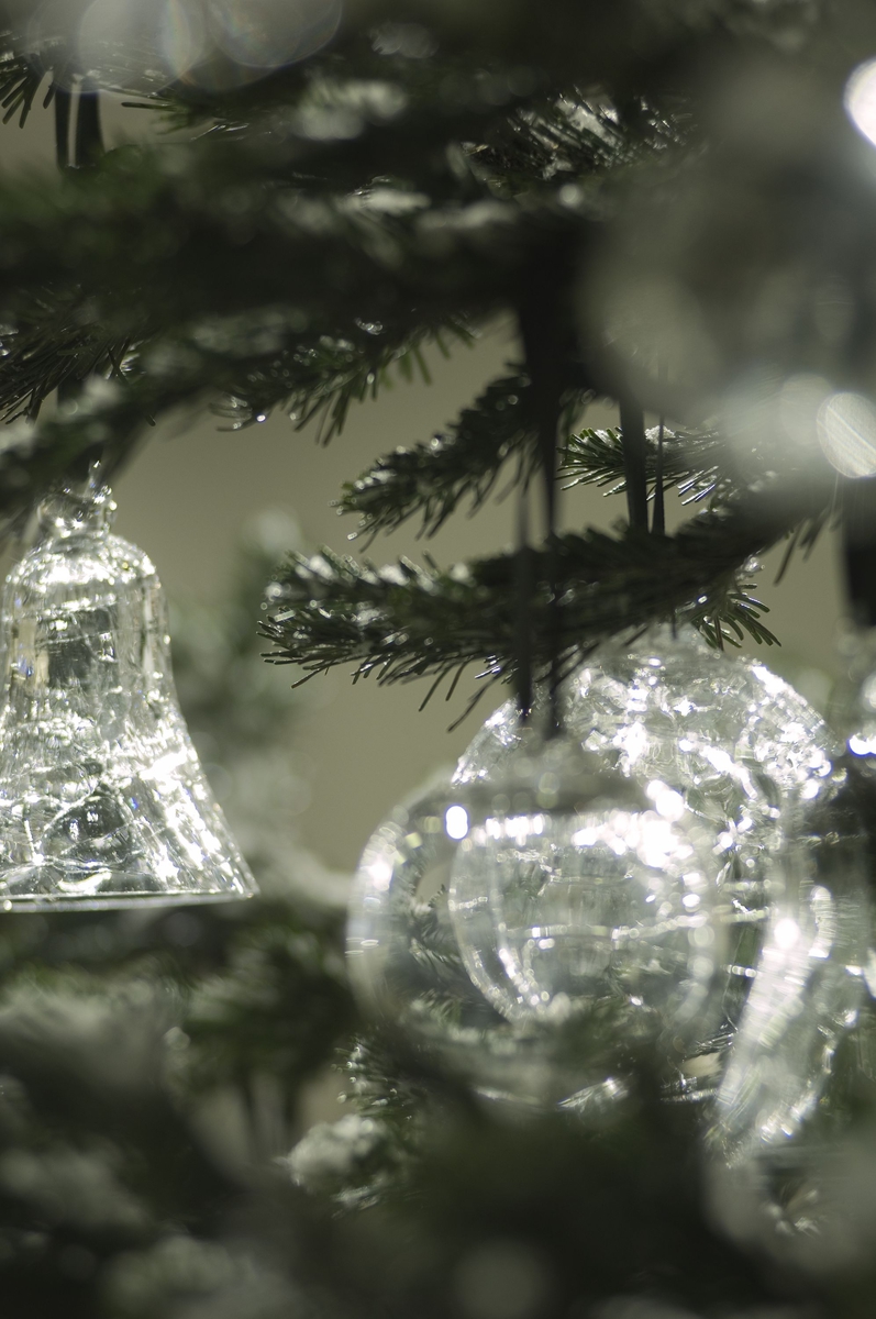 Julepynt designet av Per Spook, produsert ved Magnor Glassverk. 