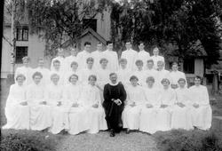 Tretten kirke. Konfirmanter 1956.