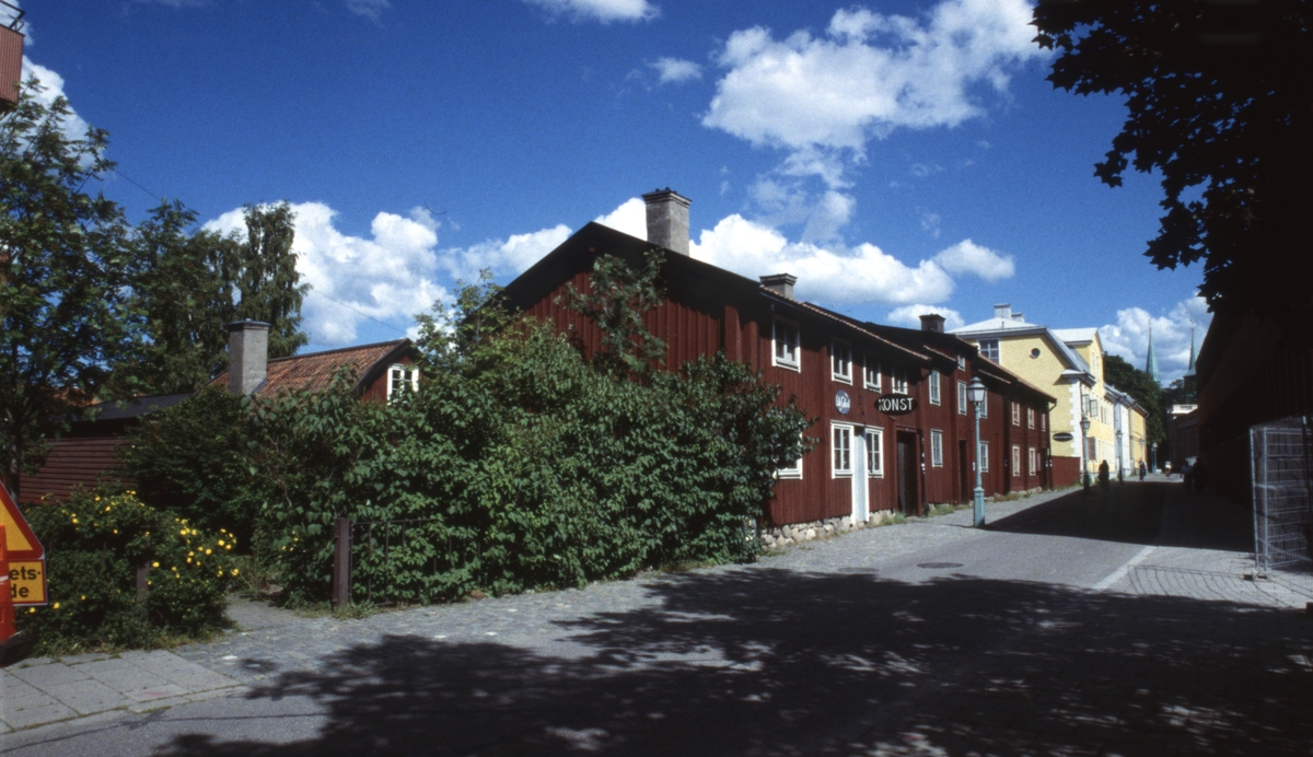 Gamla hus på Hunnebergsgatan.