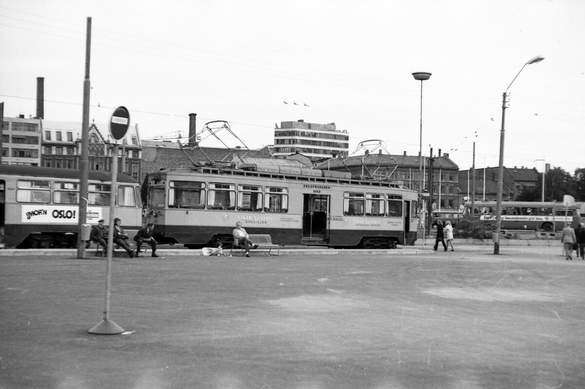 Ekebergbanen, nr. 1013 og 1049, sløyfa Vognmannsgata.