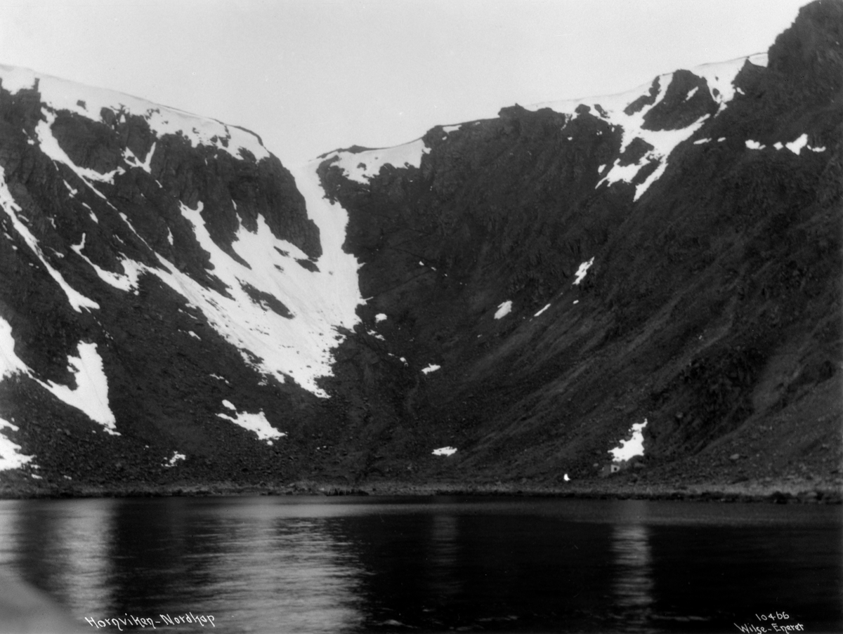 Veien opp fra Hornvika til Norkapplatået. Fotografert i 1909.