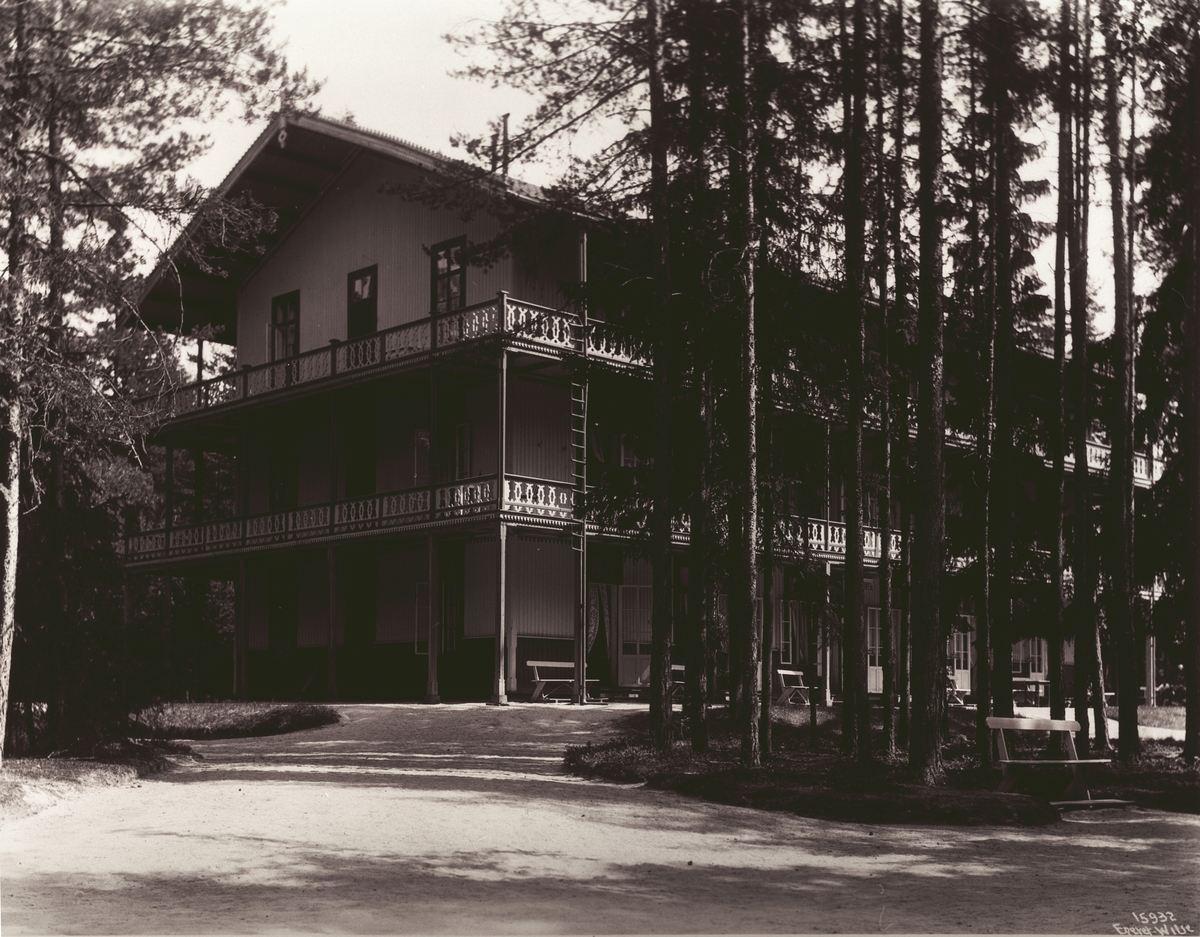 Fasaden på Villa Nora eller Villa Svea, Modum bad, Buskerud, 1913.