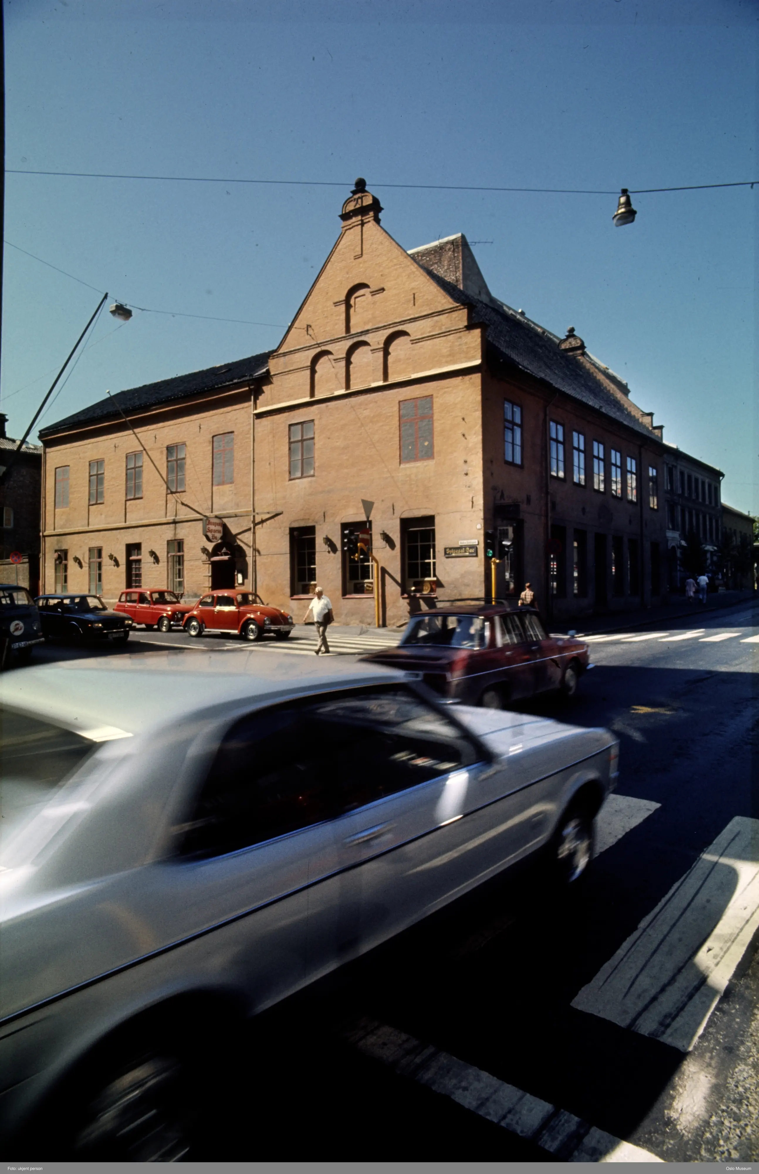 Gamle Rådhus sett fra Rådhusgata. - Oslo Museum / DigitaltMuseum