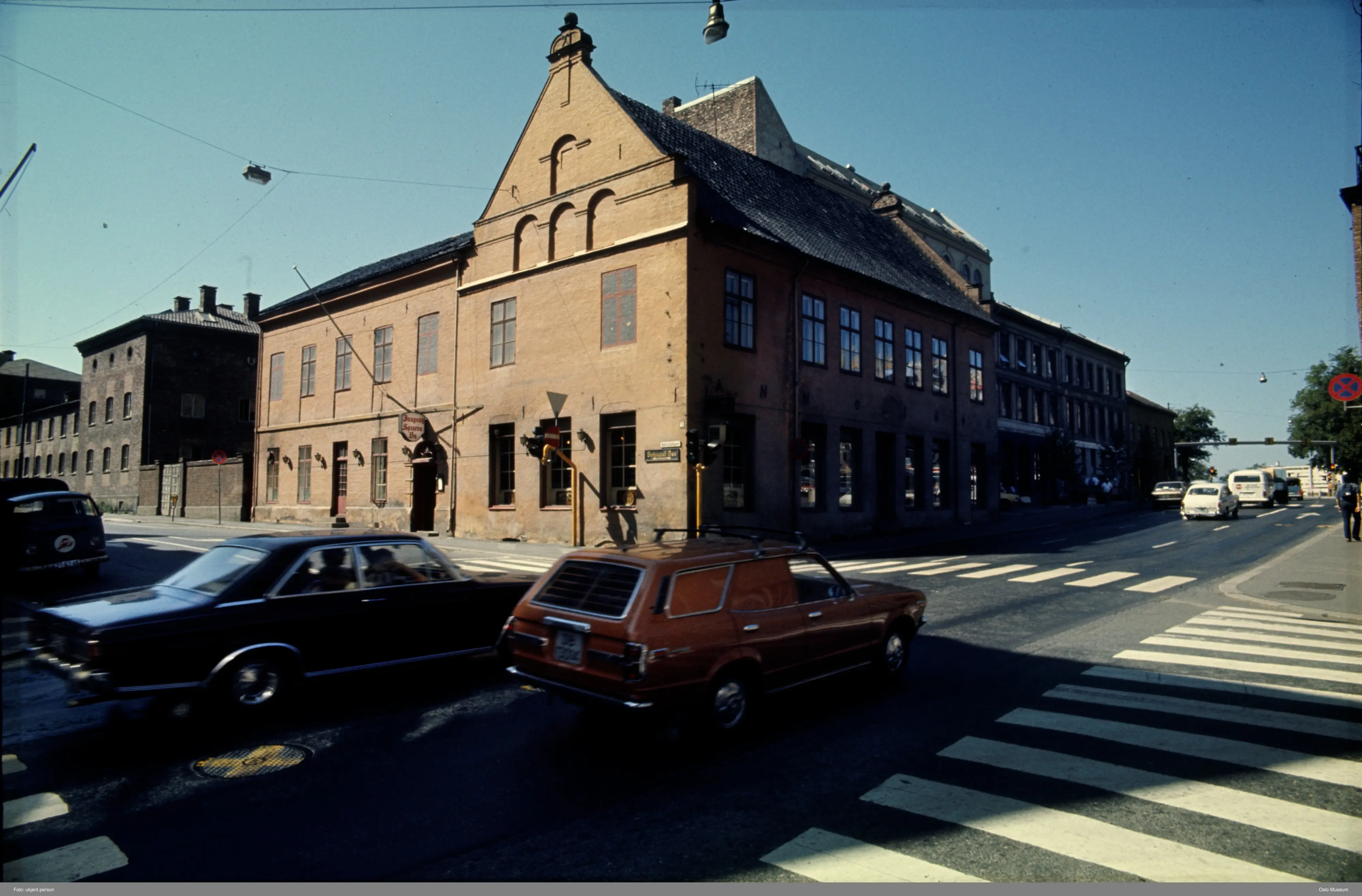 Gamle Rådhus sett fra Rådhusgata. - Oslo Museum / DigitaltMuseum