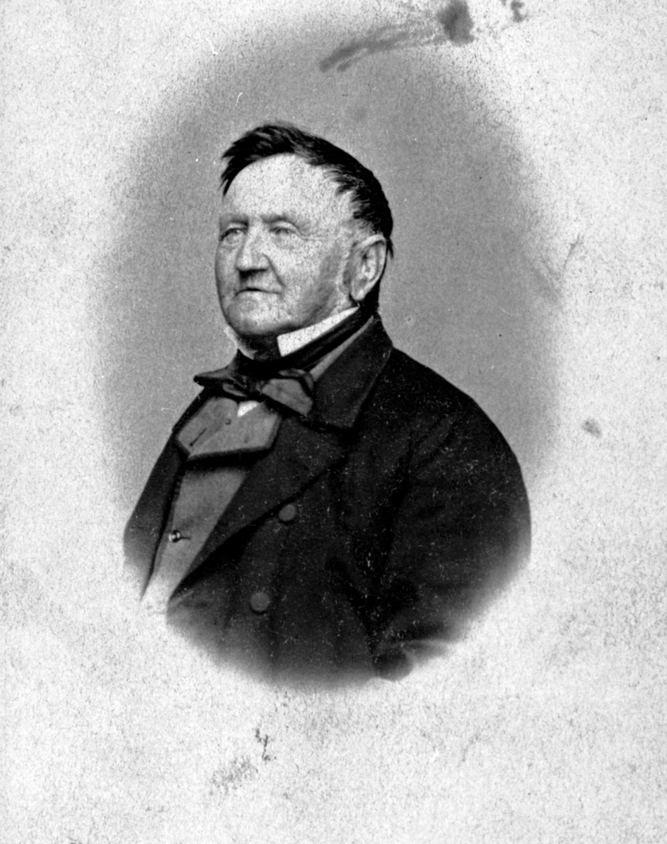 Hans Larsen Lunden (1795-1867), Horn, Helgøya. Ordfører i Nes 1841-42.