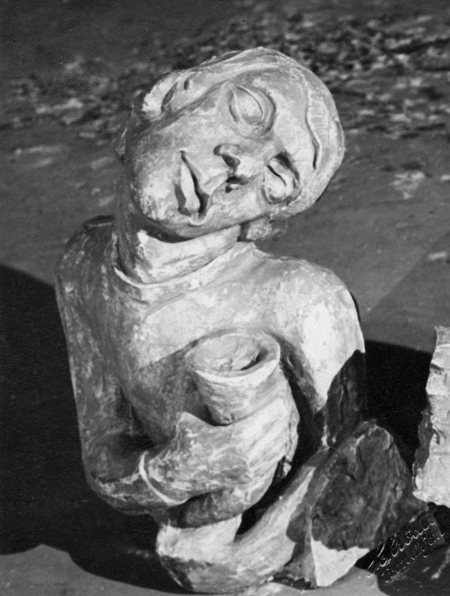Skulptur til domkirken i Trondhein av Harald Samuelsen (1881-1953)