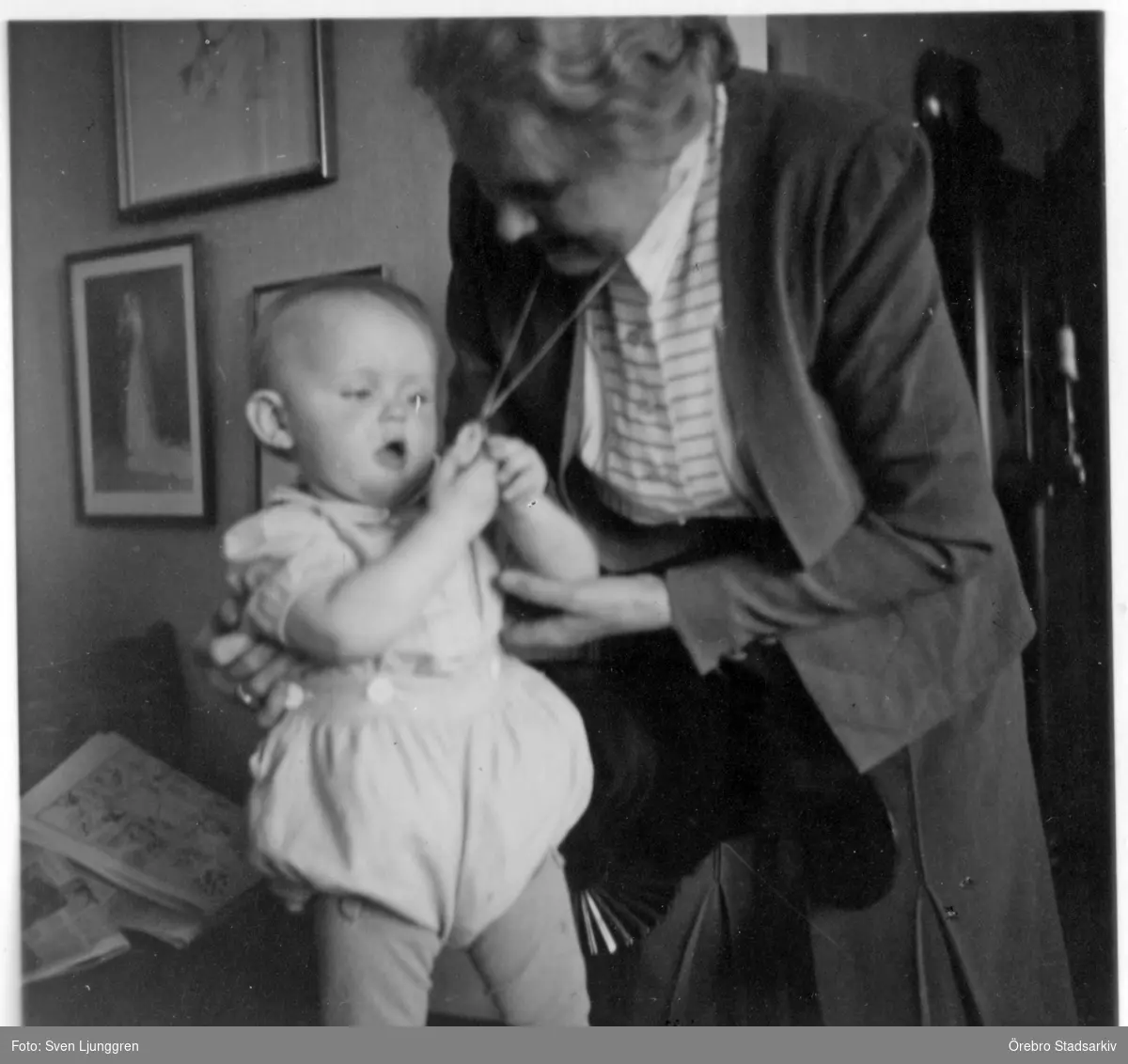 Pojke med sin Farmor

Från vänster Lars David Elof Ljunggren (född 1943-05-04), Tyra Ljunggren (född Ericsson 1884-11-16 död 1972-09-05)