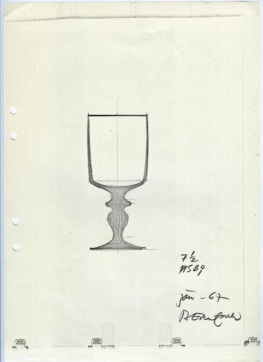Materialet innehåller skisser till glasserviser, ishink, vaser m.m. 50 skisser daterade 1965. 37 skisser daterade 1966. 83 skisser daterade 1967.