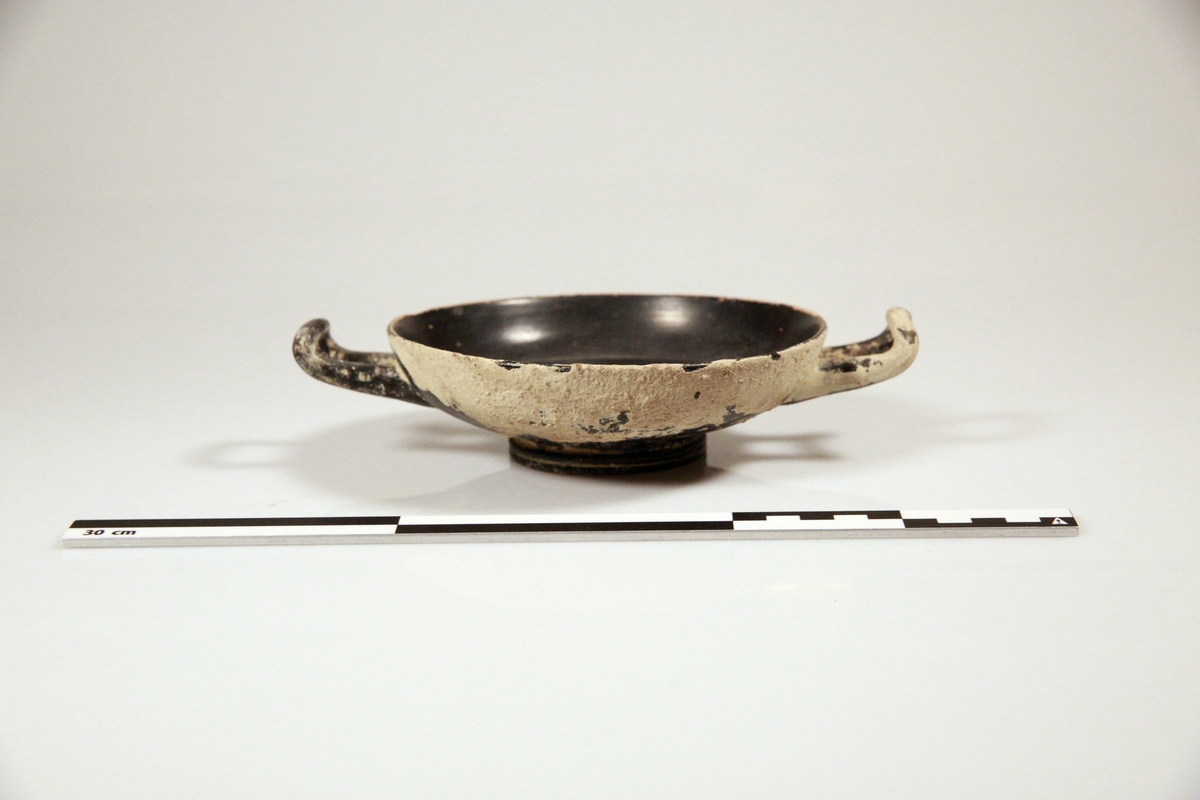 Antikk skål fra Pompeii av brent leire