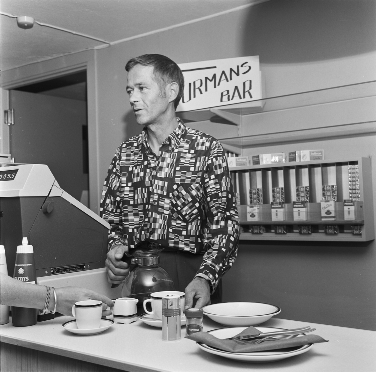 Invigning av Turmans bar, Tierp, Uppland 1969