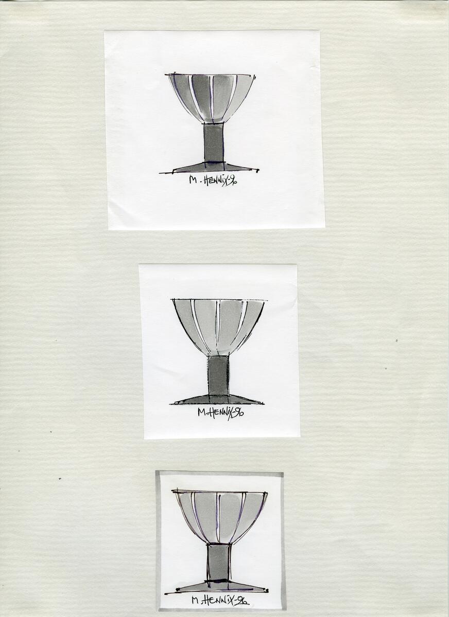 Skisser till olika glasföremål. Materialet innehåller även foton på glas och tidningsklipp.