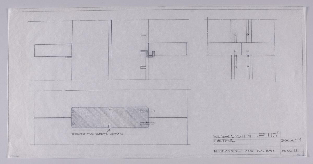 Skisser i skala 1:5, 1:1 och 1:10 till ett hyllsystem med skåp och lådor, samt detaljskisser till gångjärn. Noteringar. Måttangivelser.