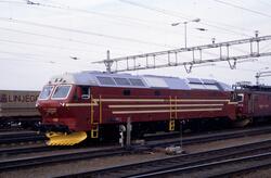 Diesellokomotiv Di 4 652 og elektrisk lokomotiv El 14 2173 m